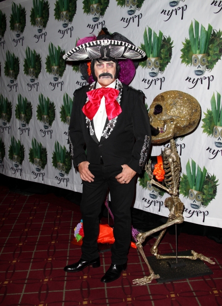 Photo Coverage: Bette Midler's 'Hulaween' Gala Benefit Image