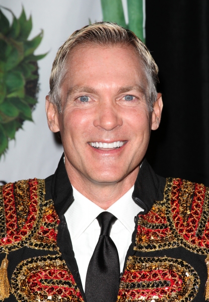 Photo Coverage: Bette Midler's 'Hulaween' Gala Benefit Image