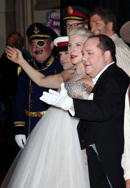 Photo Coverage: Bette Midler's 'Hulaween' Gala Benefit Image