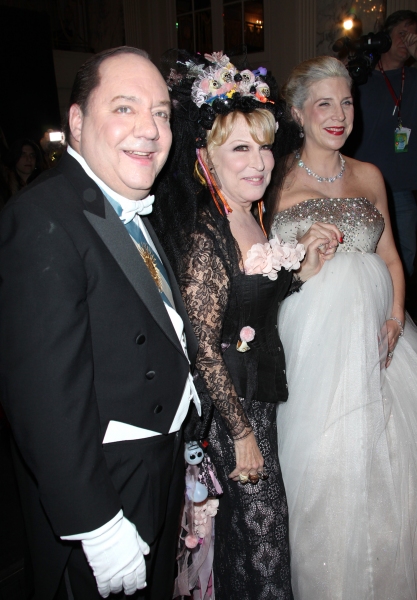 Photo Coverage: Bette Midler's 'Hulaween' Gala Benefit Image