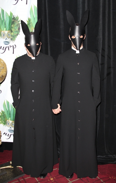 Photo Coverage: Bette Midler's 'Hulaween' Gala Benefit Image