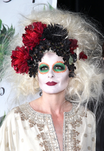 Photo Coverage: Bette Midler's 'Hulaween' Gala Benefit Image