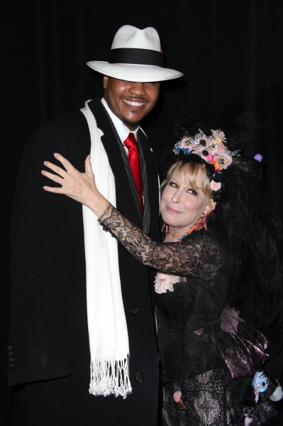 Photo Coverage: Bette Midler's 'Hulaween' Gala Benefit Image