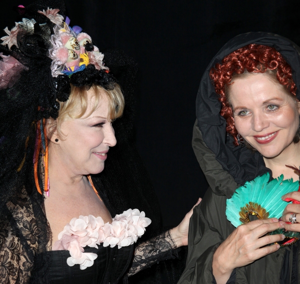 Photo Coverage: Bette Midler's 'Hulaween' Gala Benefit Image