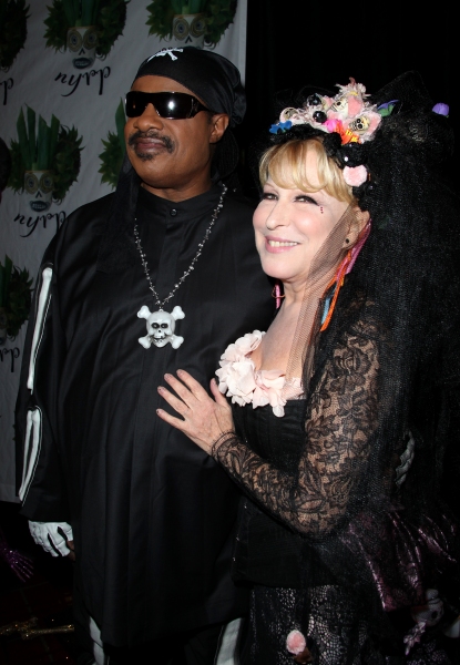 Stevie Wonder & Bette Midler  Photo