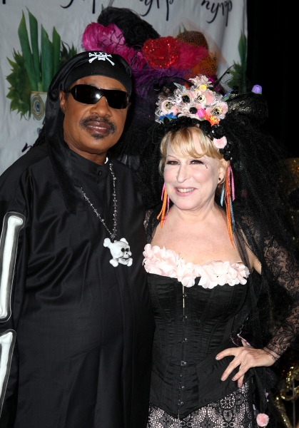 Stevie Wonder & Bette Midler  Photo