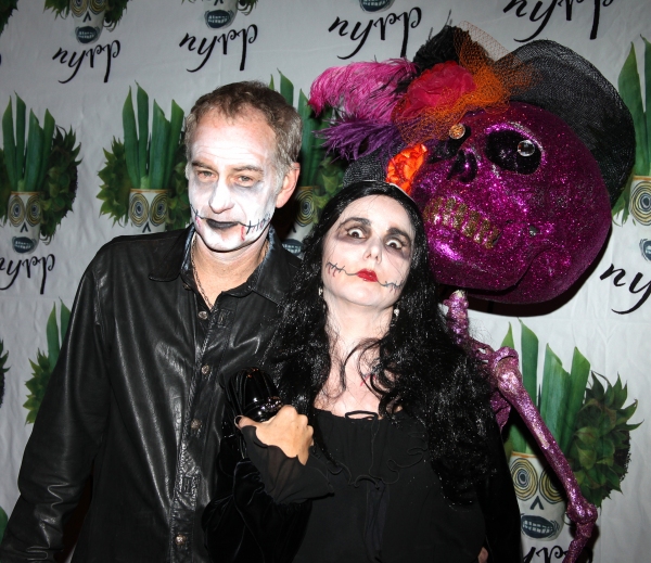 Photo Coverage: Bette Midler's 'Hulaween' Gala Benefit Image