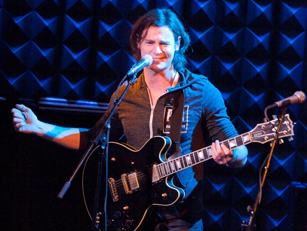 Photo Coverage: Benjamin Walker Brings FIND THE FUNNY to Joe's Pub Image