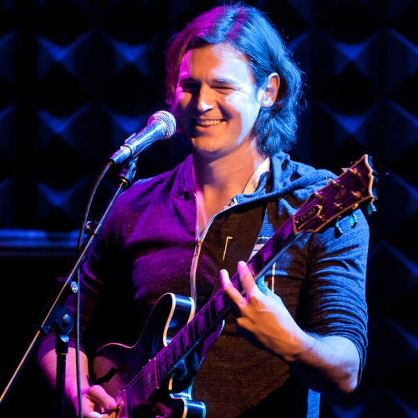 Photo Coverage: Benjamin Walker Brings FIND THE FUNNY to Joe's Pub Image
