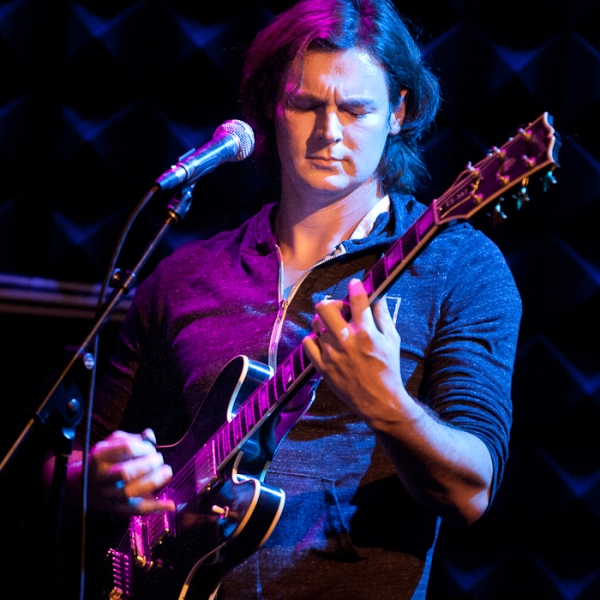 Photo Coverage: Benjamin Walker Brings FIND THE FUNNY to Joe's Pub Image