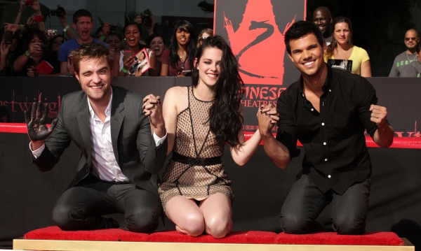 Photo Flash: TWILIGHT Hand & Footprint Ceremony Image