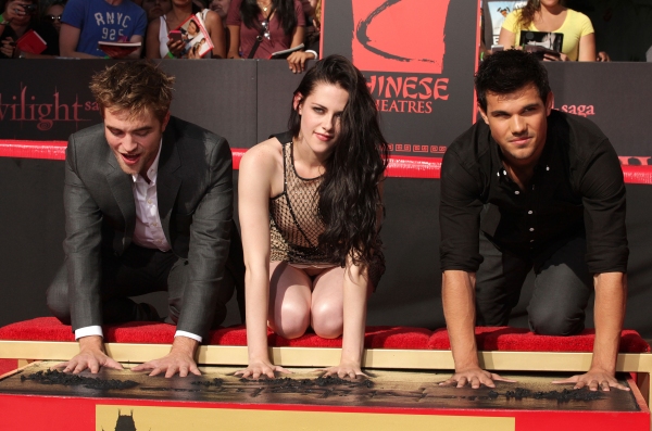 Photo Flash: TWILIGHT Hand & Footprint Ceremony Image