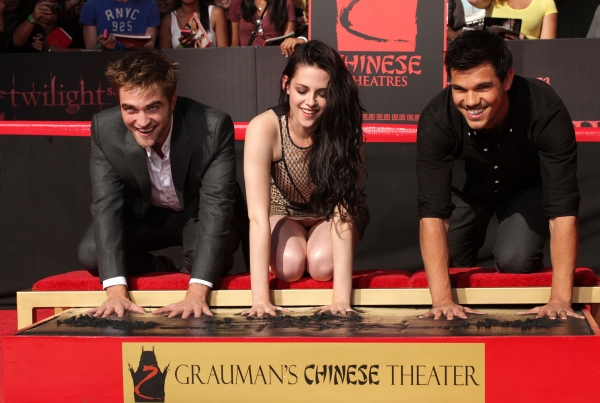 Photo Flash: TWILIGHT Hand & Footprint Ceremony Image