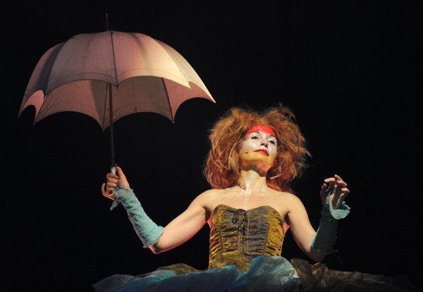 Photo Flash: CIRQUE NONO at the Fliegende Bauten Theatre  Image