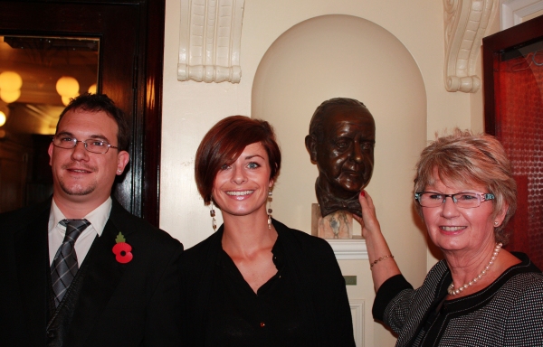 Photo Coverage: The Victoria Palace Theatre's 100th Birthday Party! Image