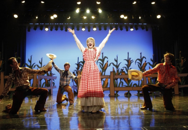 Photo Flash: Photos From GLEE's 'Mash-Off' Episode Image
