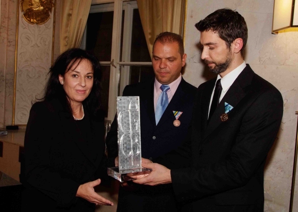 Photo Flash: George “Best” Costacos Awarded Posthumously In Austria 