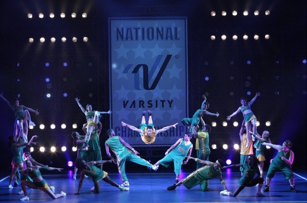 Photo Flash: BRING IT ON Begins Previews Tonight! Image