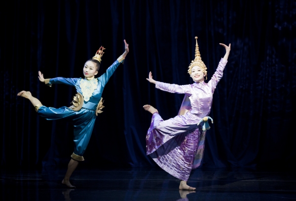 Photo Coverage: Josefina Gabrielle and Ramon Tikaram in THE KING AND I! Image