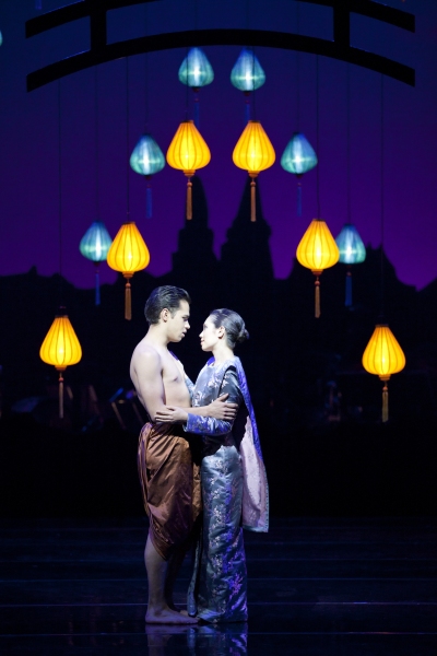 Photo Coverage: Josefina Gabrielle and Ramon Tikaram in THE KING AND I! Image