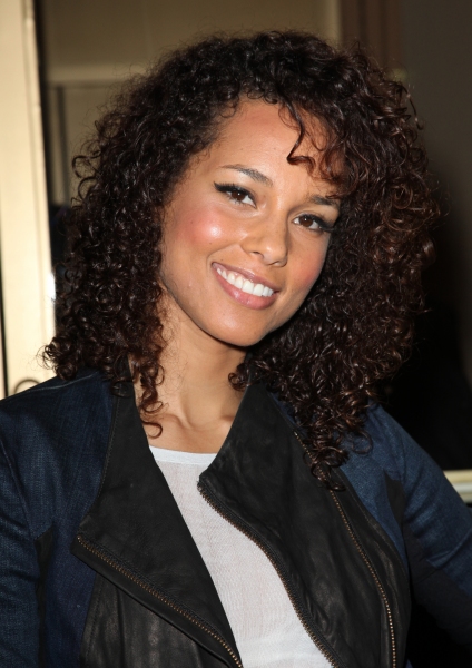 Photo Coverage: Alicia Keys Meets with STICK FLY Fans! Image