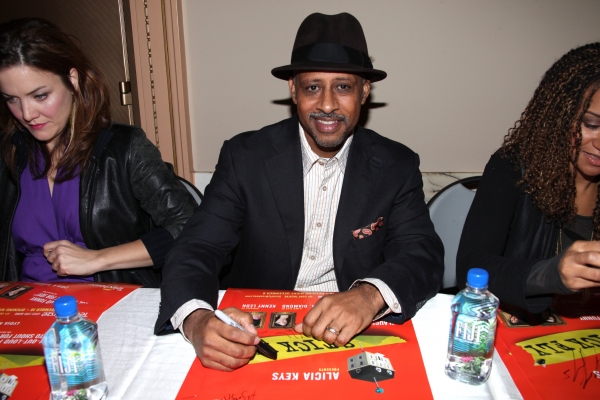 Photo Coverage: Alicia Keys Meets with STICK FLY Fans! Image