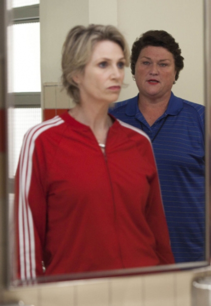 Photo Flash: First Look at GLEE's 'I KISSED A GIRL' Episode Image