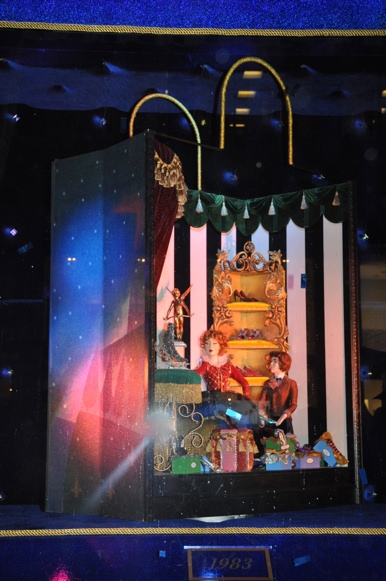 Photo Coverage: Midtown Men, Martha Wash, PRISCILLA Perform at  Bloomingdale's Holiday Window Unveiling Image