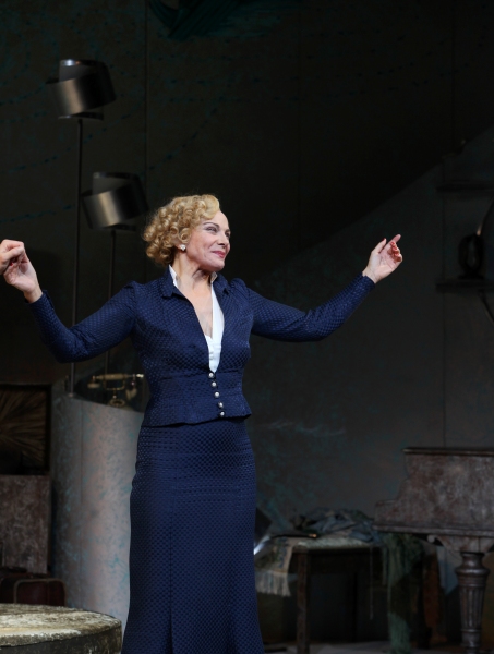 Photo Coverage: PRIVATE LIVES Broadway Opening Night Curtain Call! Image