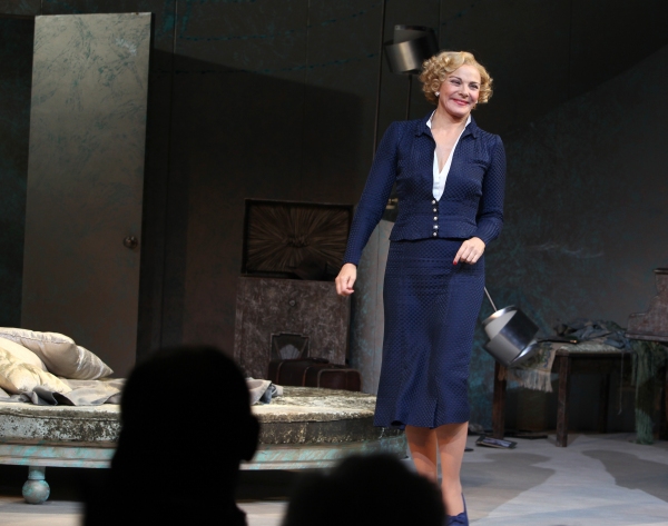 Photo Coverage: PRIVATE LIVES Broadway Opening Night Curtain Call! Image
