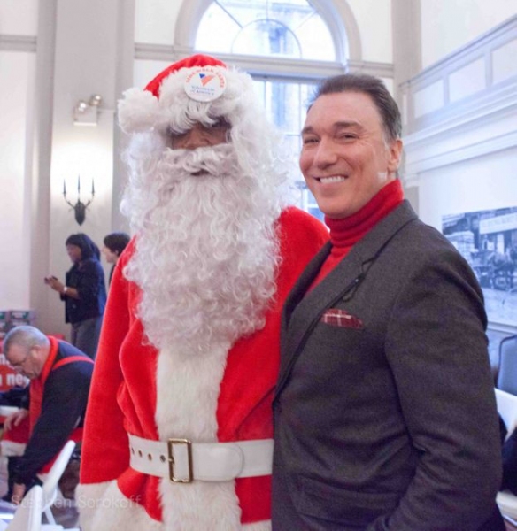 Photo Flash: Patrick Page Visits Sidewalk Santa School Image
