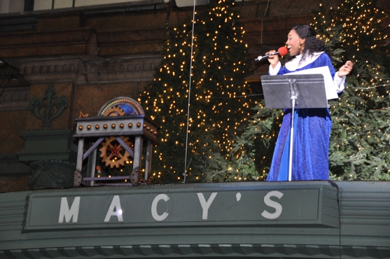 Photo Flash: Whoopi Goldberg and SISTER ACT Unveil Macy's 2011 Windows Image