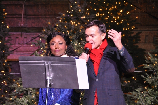 Photo Flash: Whoopi Goldberg and SISTER ACT Unveil Macy's 2011 Windows Image
