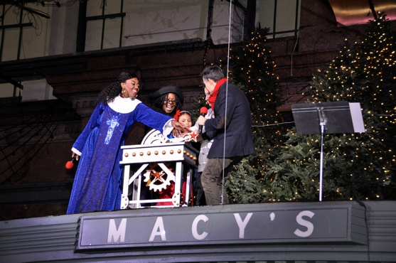 Photo Flash: Whoopi Goldberg and SISTER ACT Unveil Macy's 2011 Windows Image