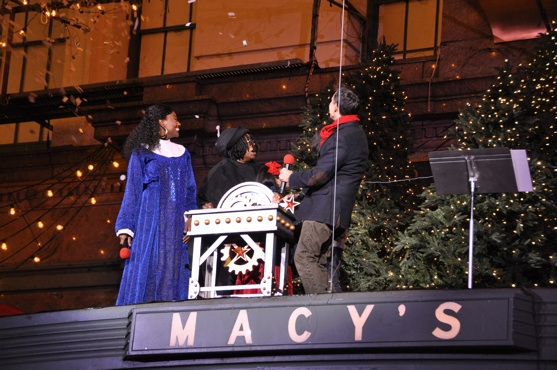 Photo Flash: Whoopi Goldberg and SISTER ACT Unveil Macy's 2011 Windows Image