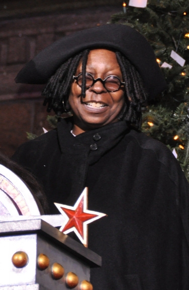 Photo Flash: Whoopi Goldberg and SISTER ACT Unveil Macy's 2011 Windows Image