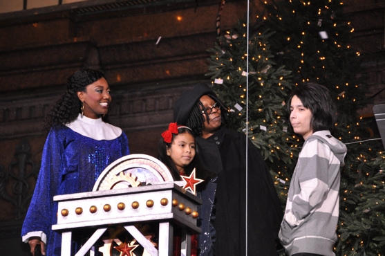 Photo Flash: Whoopi Goldberg and SISTER ACT Unveil Macy's 2011 Windows Image