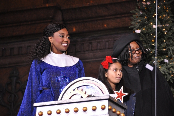 Photo Flash: Whoopi Goldberg and SISTER ACT Unveil Macy's 2011 Windows Image