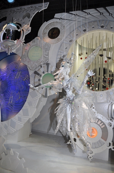 Photo Flash: Whoopi Goldberg and SISTER ACT Unveil Macy's 2011 Windows Image