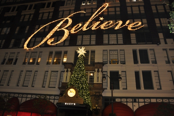 Photo Flash: Whoopi Goldberg and SISTER ACT Unveil Macy's 2011 Windows Image