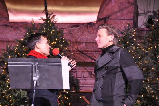 Photo Flash: Whoopi Goldberg and SISTER ACT Unveil Macy's 2011 Windows Image
