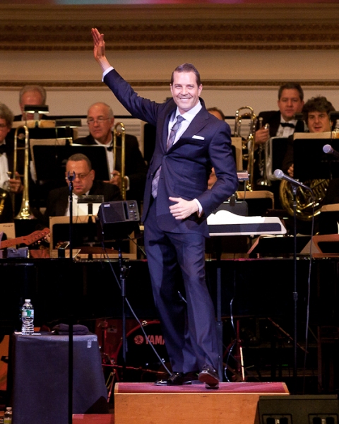 Photo Coverage: Cheyenne Jackson Performs at Carnegie Hall Image