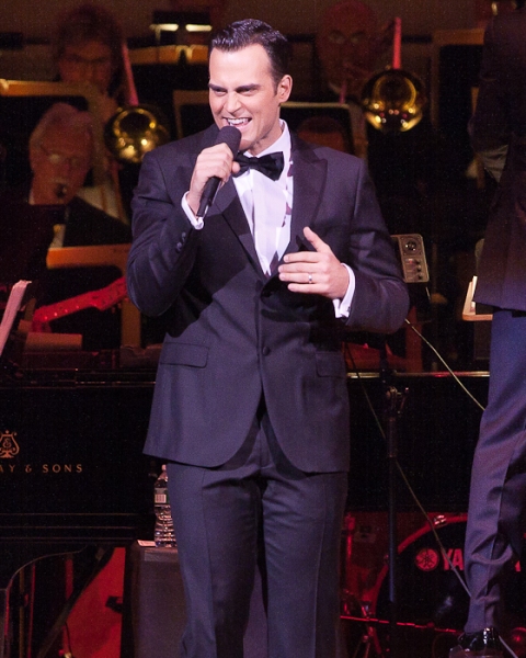 Photo Coverage: Cheyenne Jackson Performs at Carnegie Hall Image