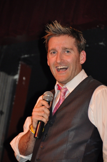 Photo Flash: Paul Byrom Plays B.B. Kings Image