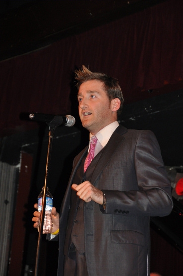 Photo Flash: Paul Byrom Plays B.B. Kings Image