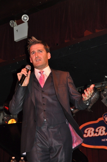 Photo Flash: Paul Byrom Plays B.B. Kings Image