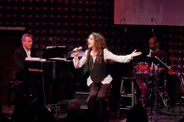 Photo Coverage: Melissa Errico Sparkles at Joe's Pub Image