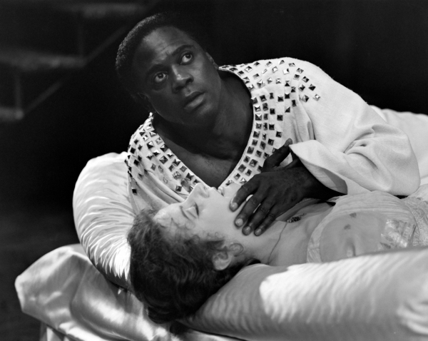 Howard Rollins and Wenna Shaw in Othello (John Neville directed) Photo