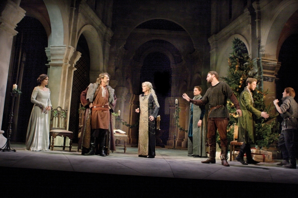 Photo Flash: Joanna Lumley, Robert Lindsay in Theatre Royal Haymarket's LION IN WINTER Image