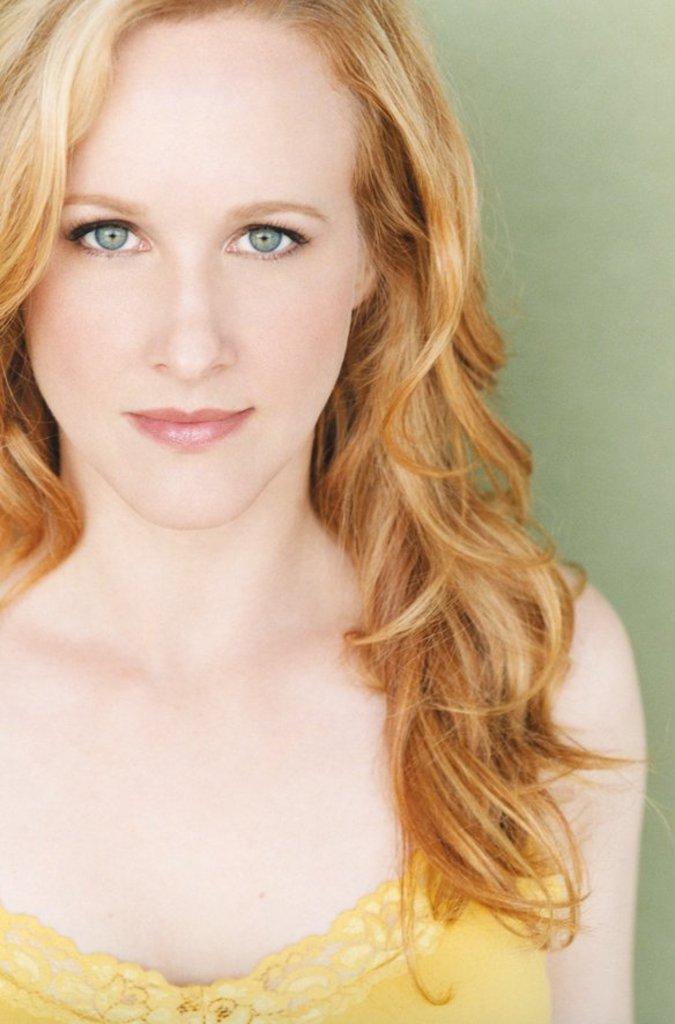 Exclusive-InDepth-InterView-Katie-Finneran-Talks-I-HATE-MY-TEENAGE-DAUGHTER-COMPANY-Sondheim-PROMISES-More-20010101
